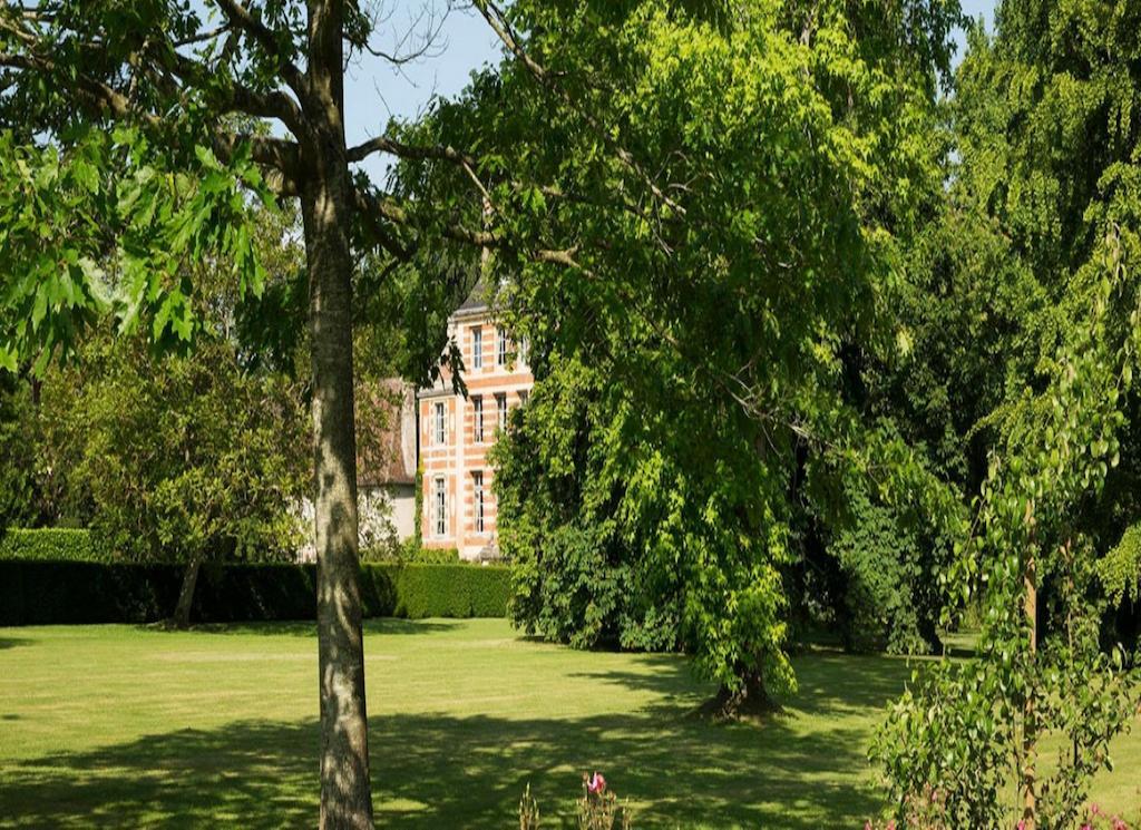 Chateau De Beneauville Bed & Breakfast Petiville  Exterior foto